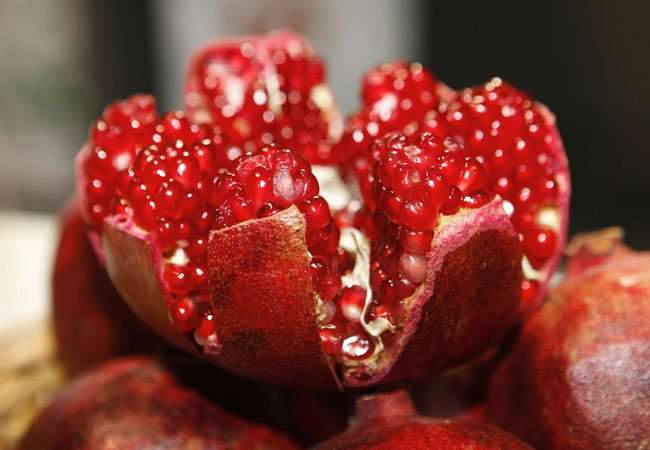 Cancer-Killing Food Better Than Chemo & Radiation: Pomegranate